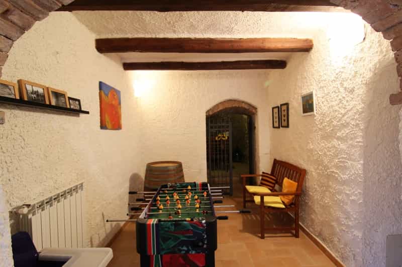 House in Riparbella, Tuscany 10094386