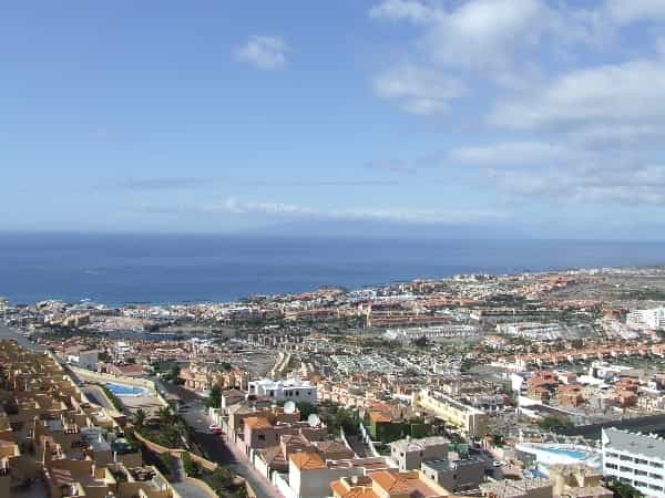 Condominium in Arona, Canary Islands 10094393