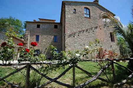 House in Perugia, Umbria 10094445