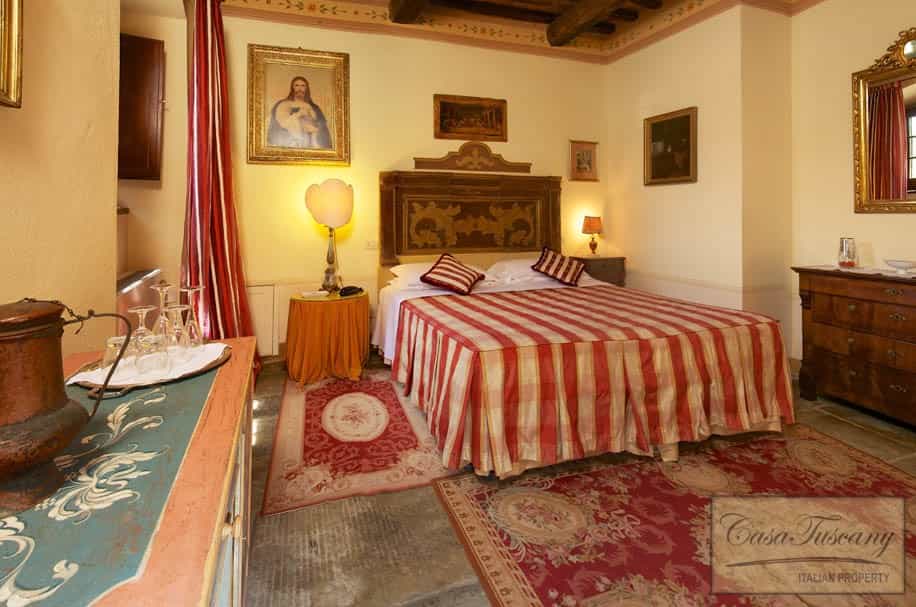 بيت في Cortona, Tuscany 10094471