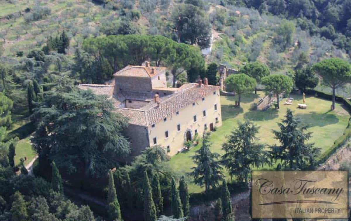 بيت في Arezzo, Tuscany 10094474
