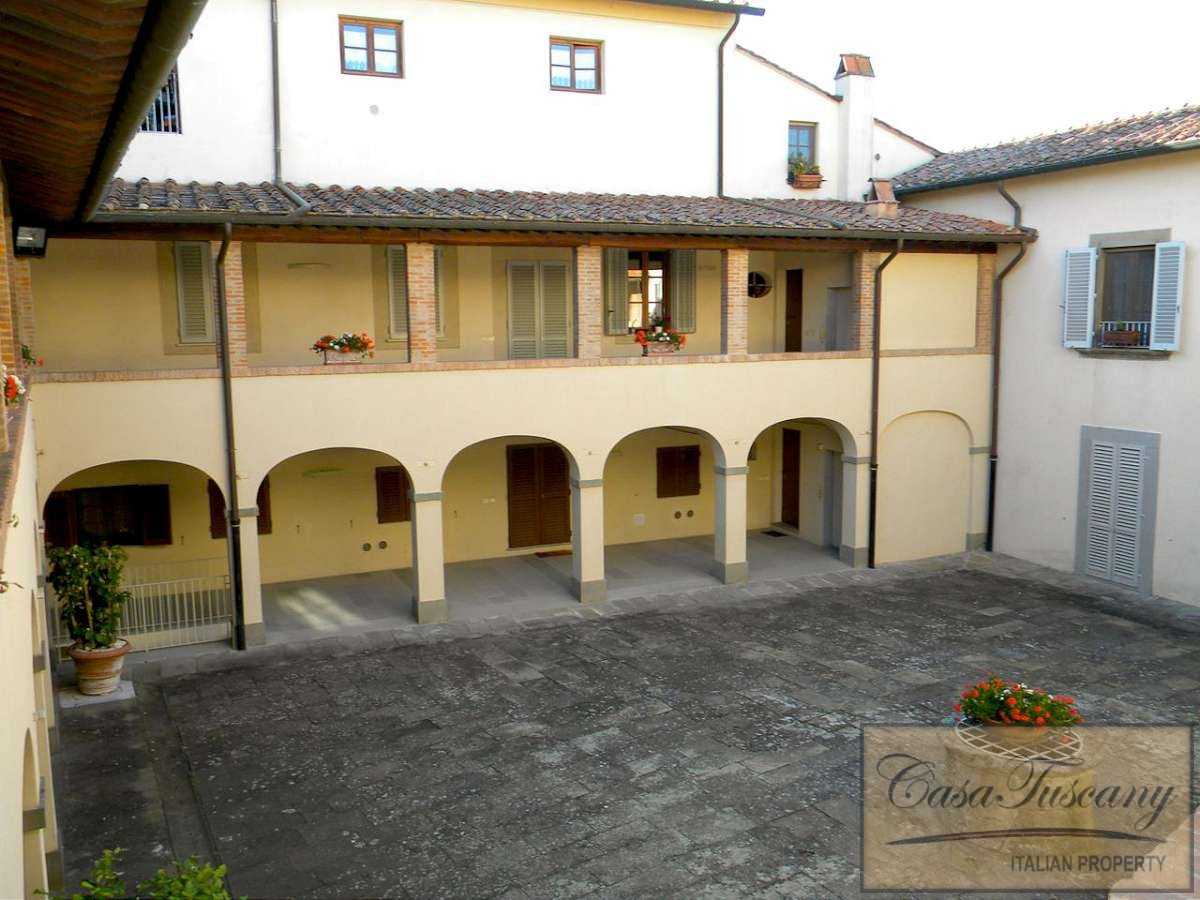 Condominium dans Calcinaia, Tuscany 10094477