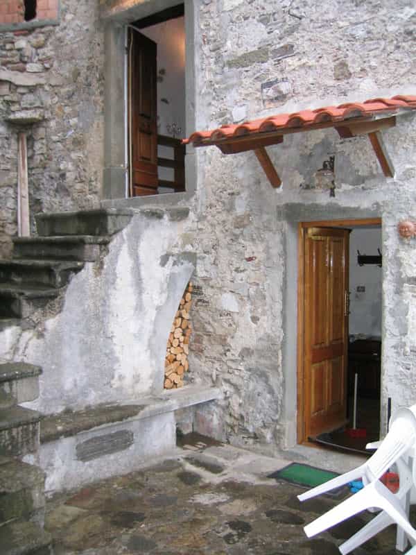 House in Bagni di Lucca, Tuscany 10094478