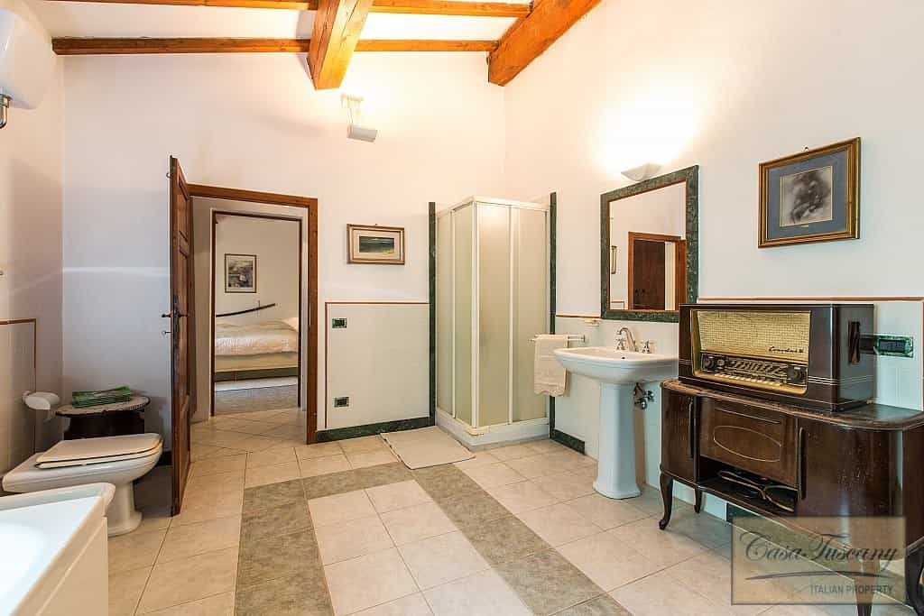 casa en Terrcicciola, Tuscany 10094485