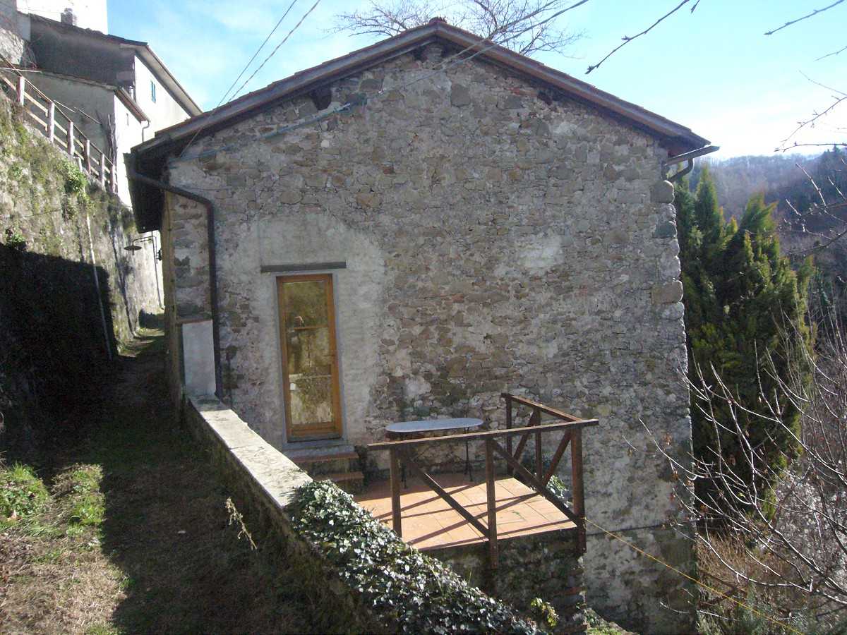 House in Bagni Di Lucca, Tuscany 10094564