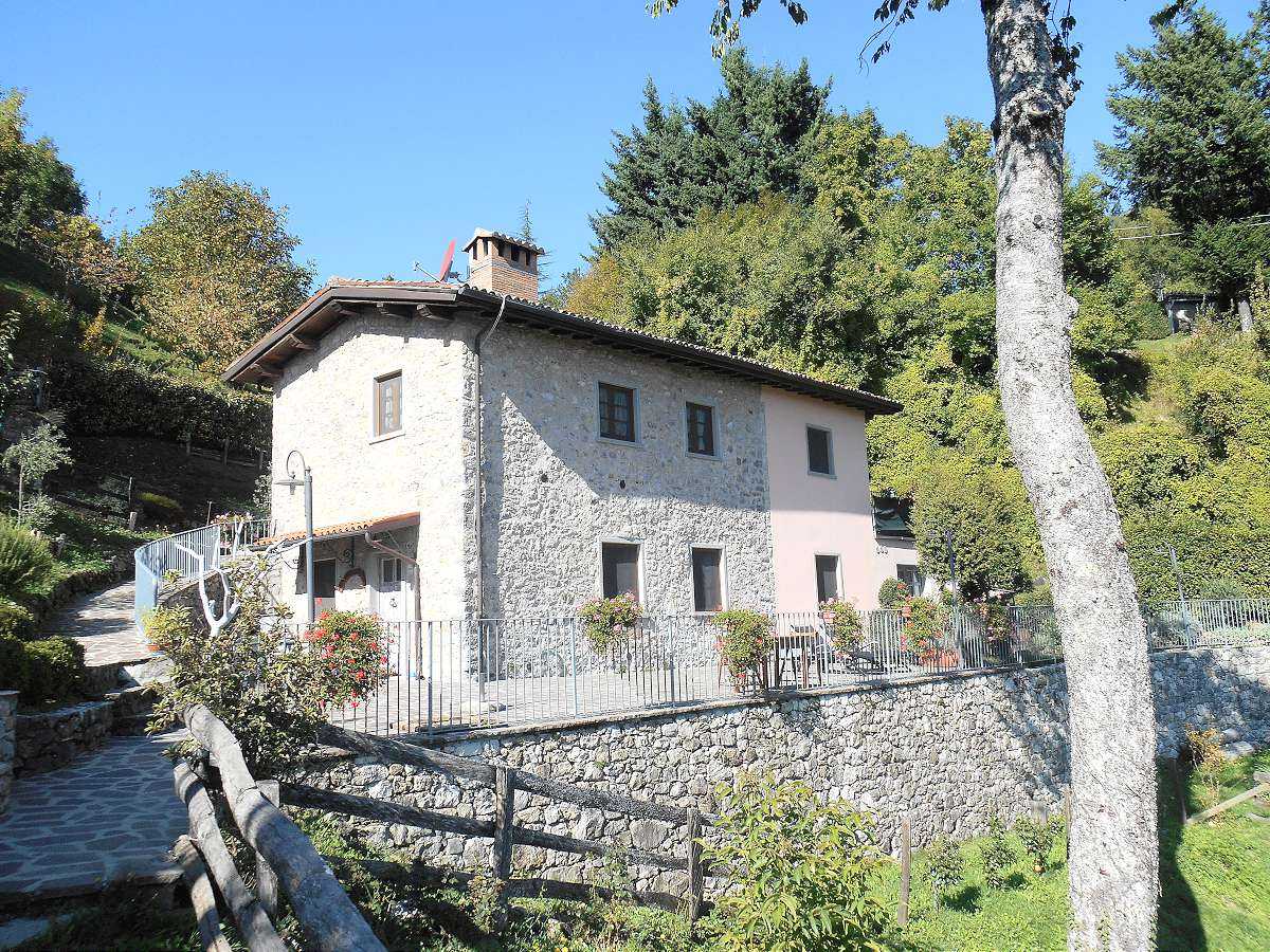 Dom w Molazzana, Tuscany 10094593