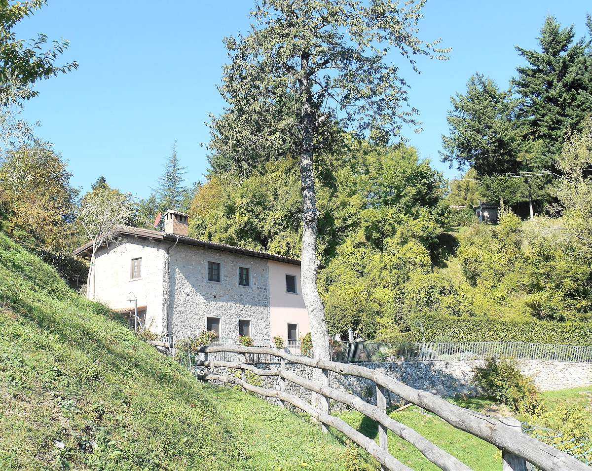 집 에 Molazzana, Tuscany 10094593