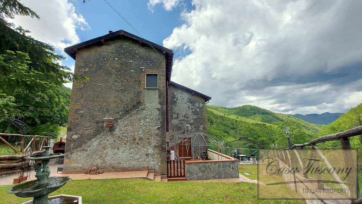 בַּיִת ב Molazzana, Tuscany 10094625