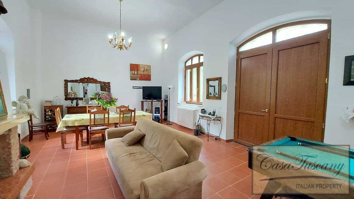 집 에 Molazzana, Tuscany 10094625