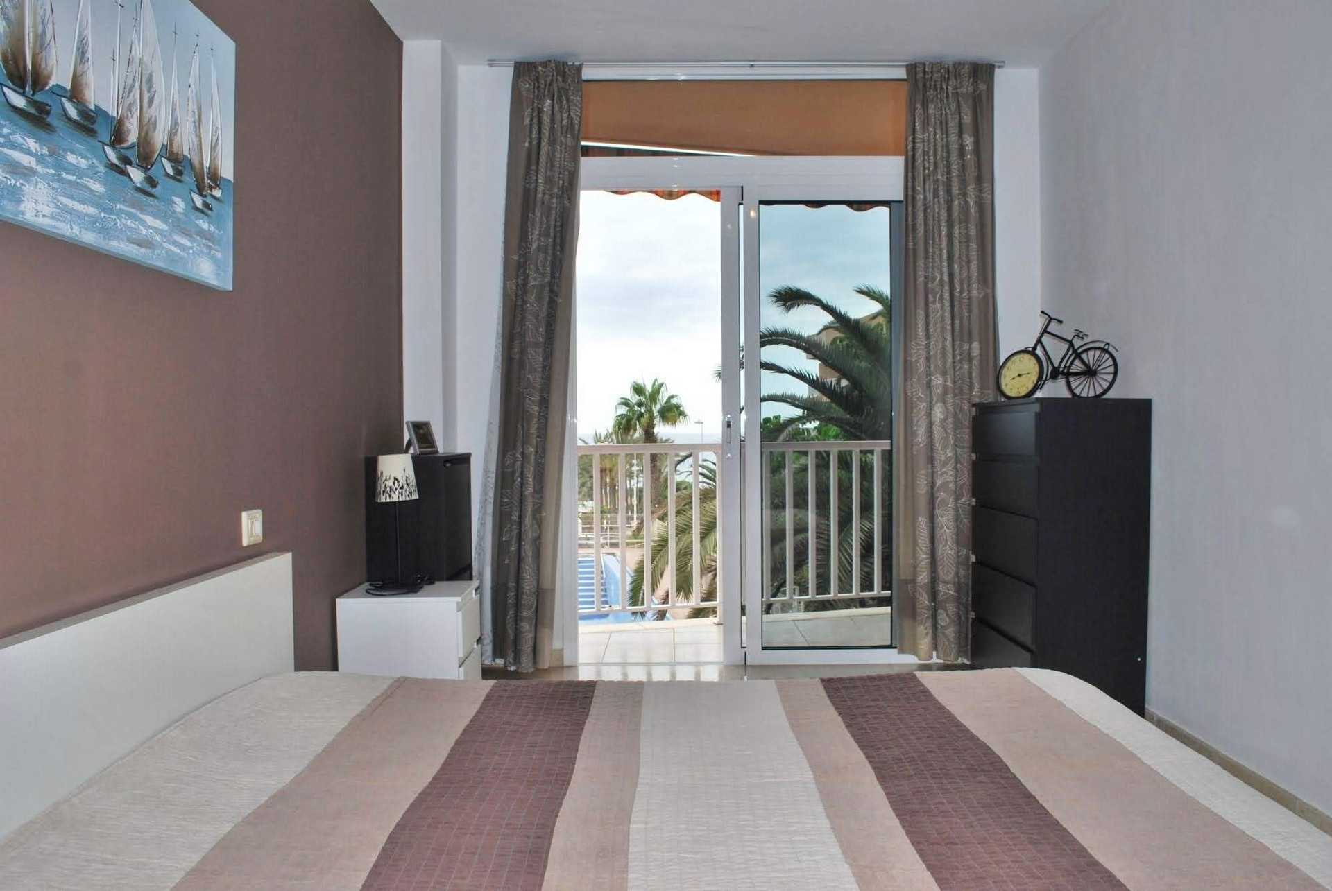 Condominium in Adeje, Canary Islands 10094668