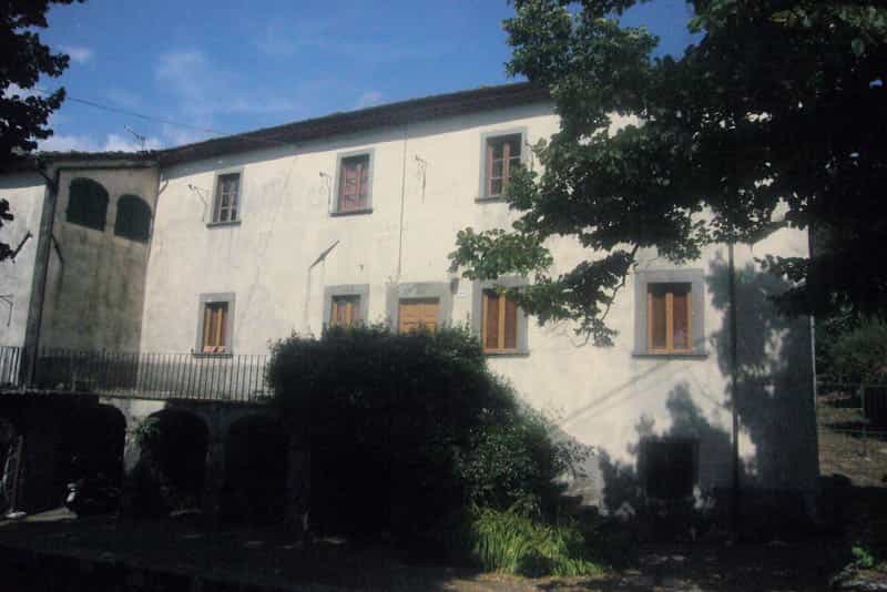 Rumah di Bagni di Lucca, Toskana 10094713