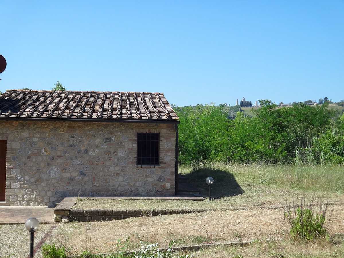 House in San Gimignano, Tuscany 10094722