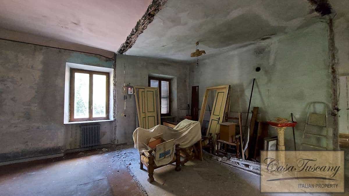公寓 在 Bagni Di Lucca, Tuscany 10094753
