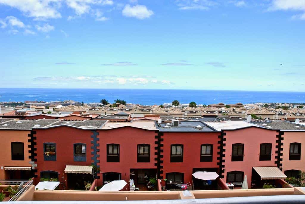 Condominium in Adeje, Canary Islands 10094769