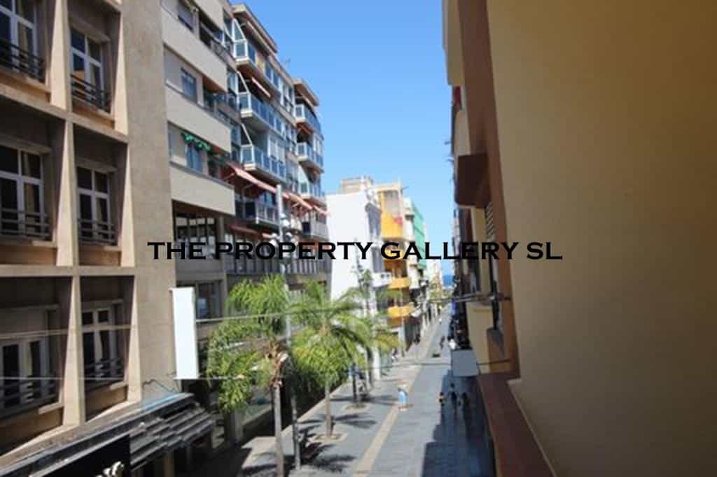 Condominium in Santa Cruz, Canary Islands 10094852