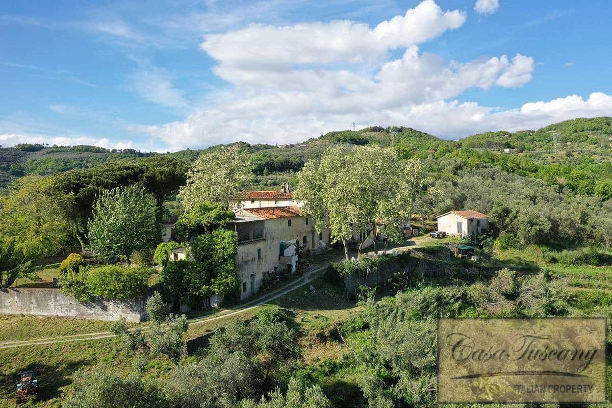 Dom w Lamporecchio, Tuscany 10094893