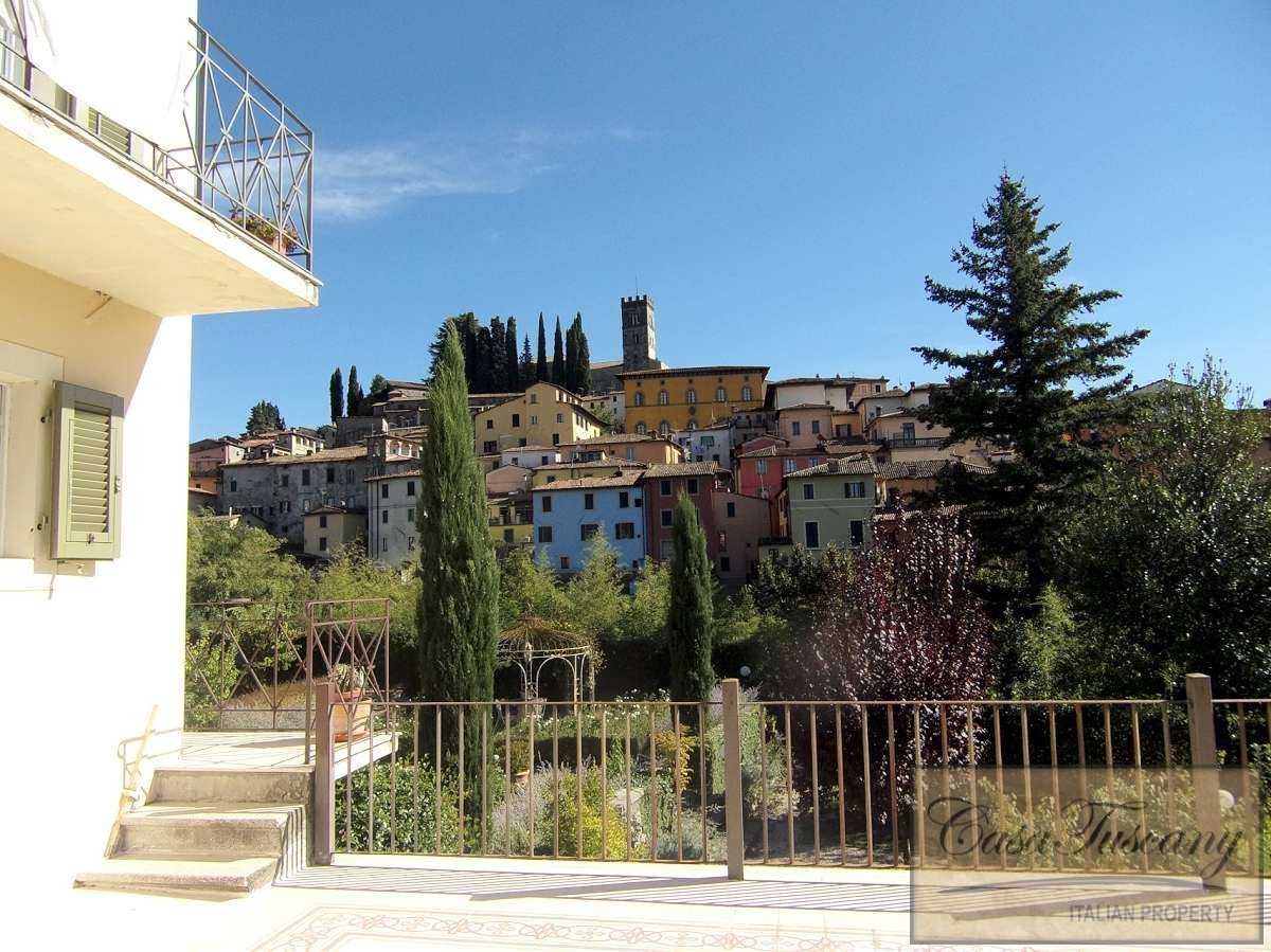 Rumah di Barga, Tuscany 10094980