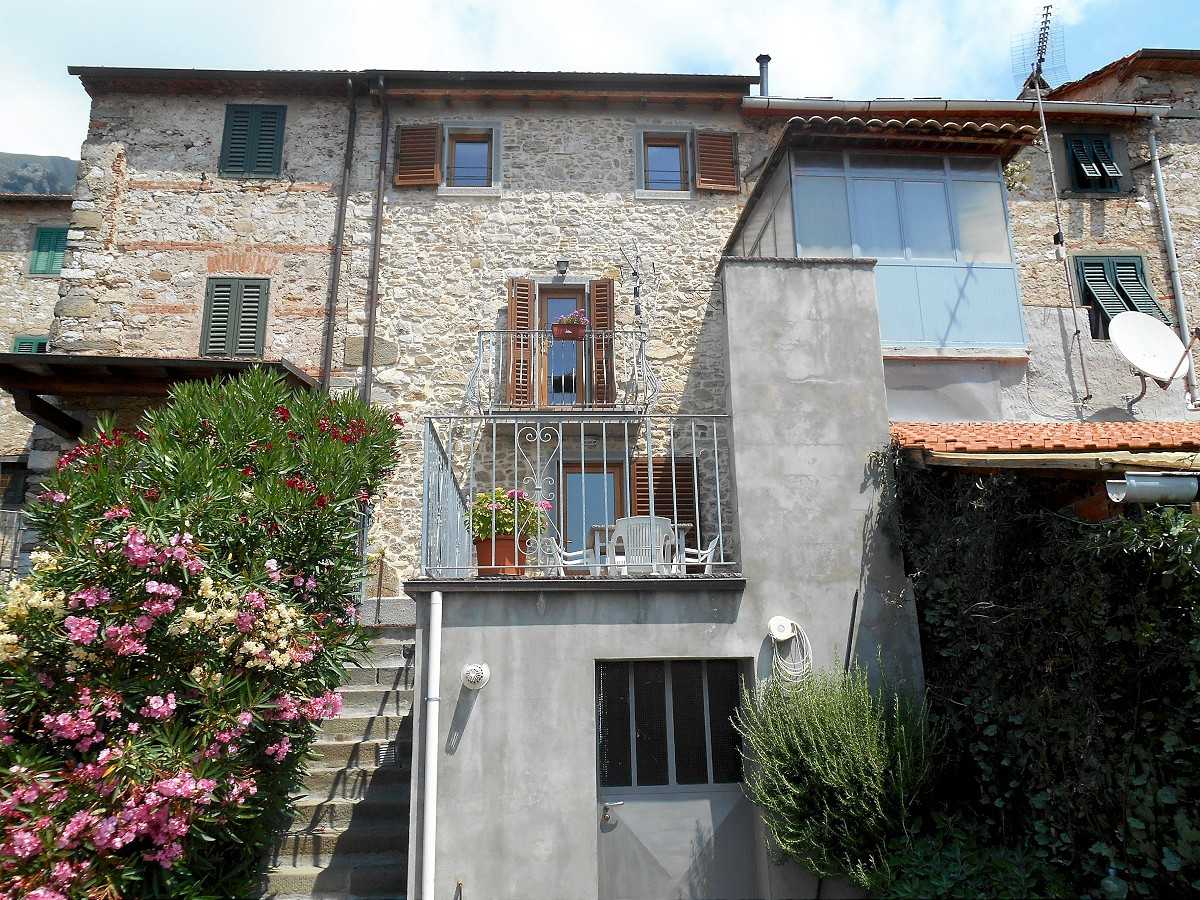 Будинок в Баньї ді Лукка, Тоскана 10095044
