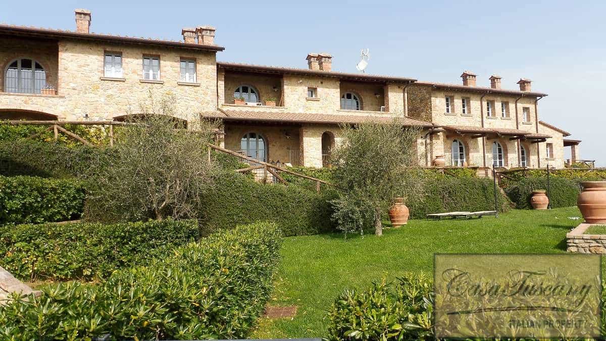 Condominium in Chianni, Tuscany 10095054