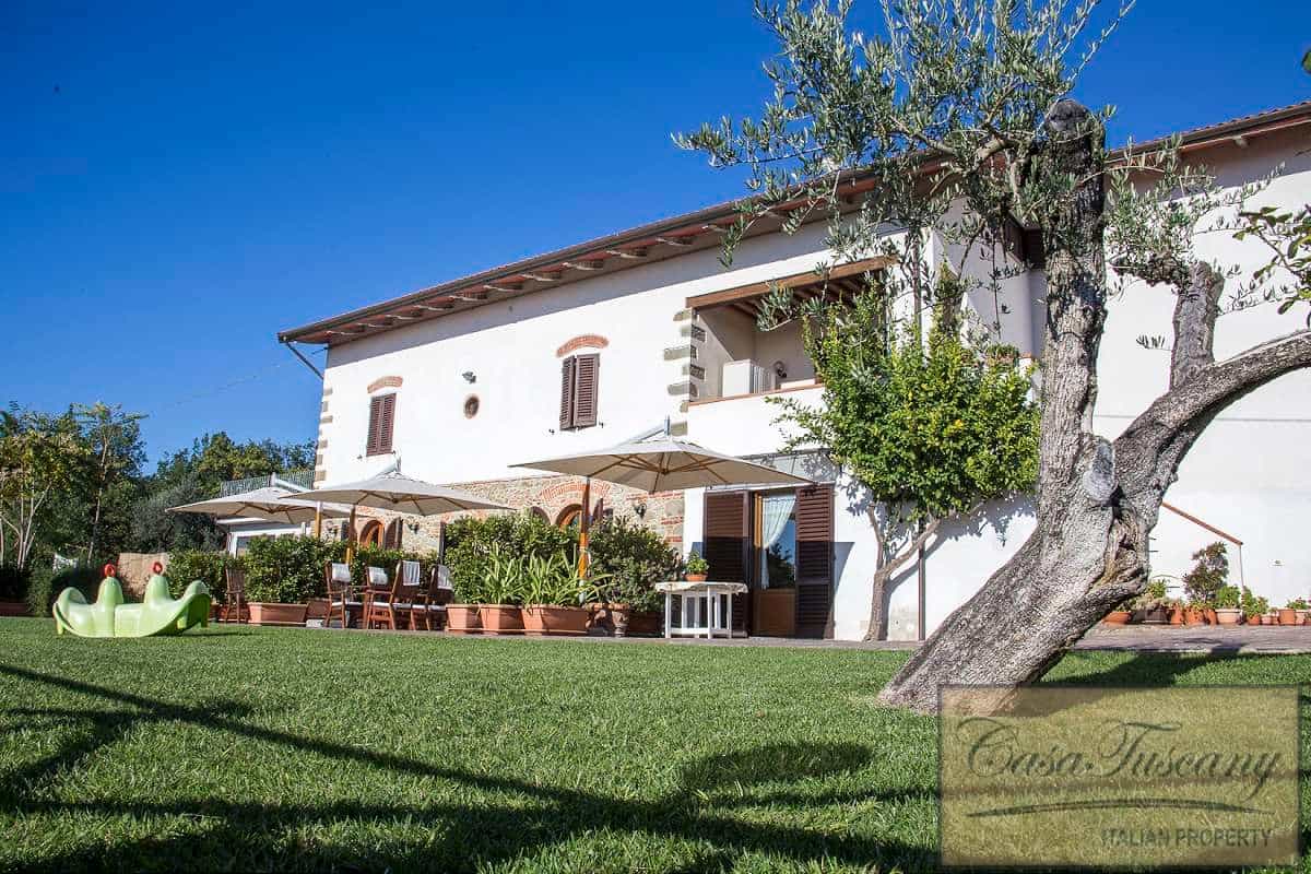 بيت في Lamporecchio, Tuscany 10095130