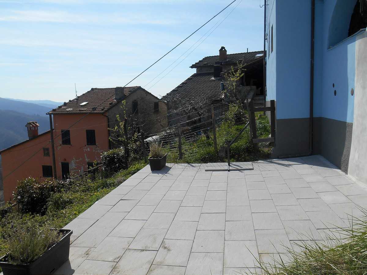 房子 在 Bagni di Lucca, 托斯卡納 10095135