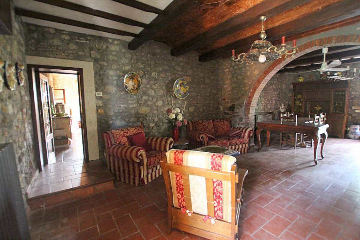 Rumah di Lajatico, Tuscany 10095138