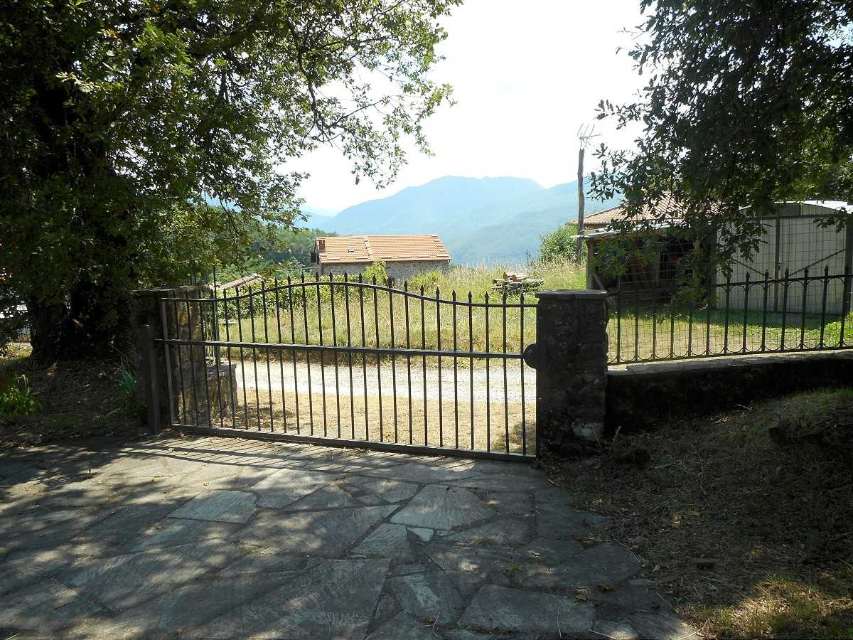 House in Bagni di Lucca, Tuscany 10095163