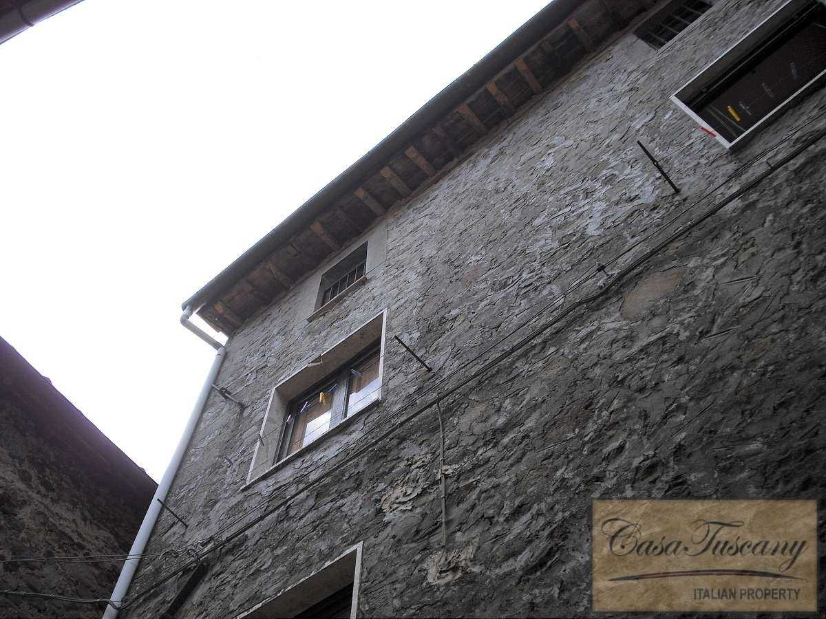 жилой дом в Баньи-ди-Лукка, Тоскана 10095164