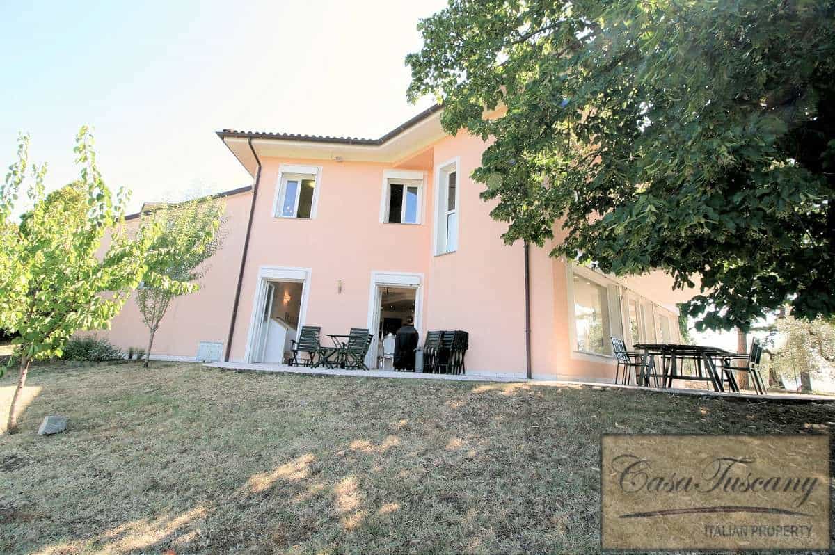 Rumah di Subbiano, Toskana 10095182