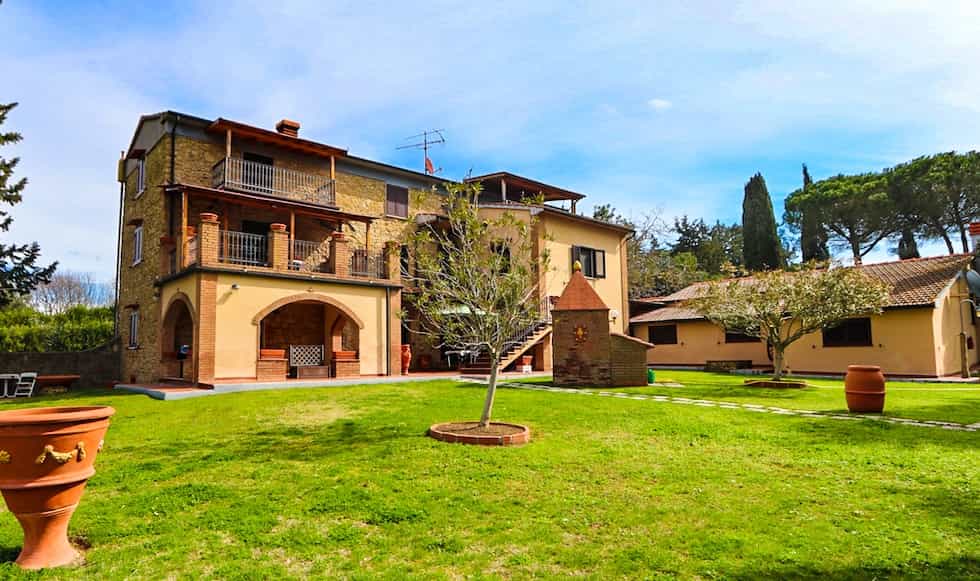 Condominium in Guardistallo, Toscane 10095187