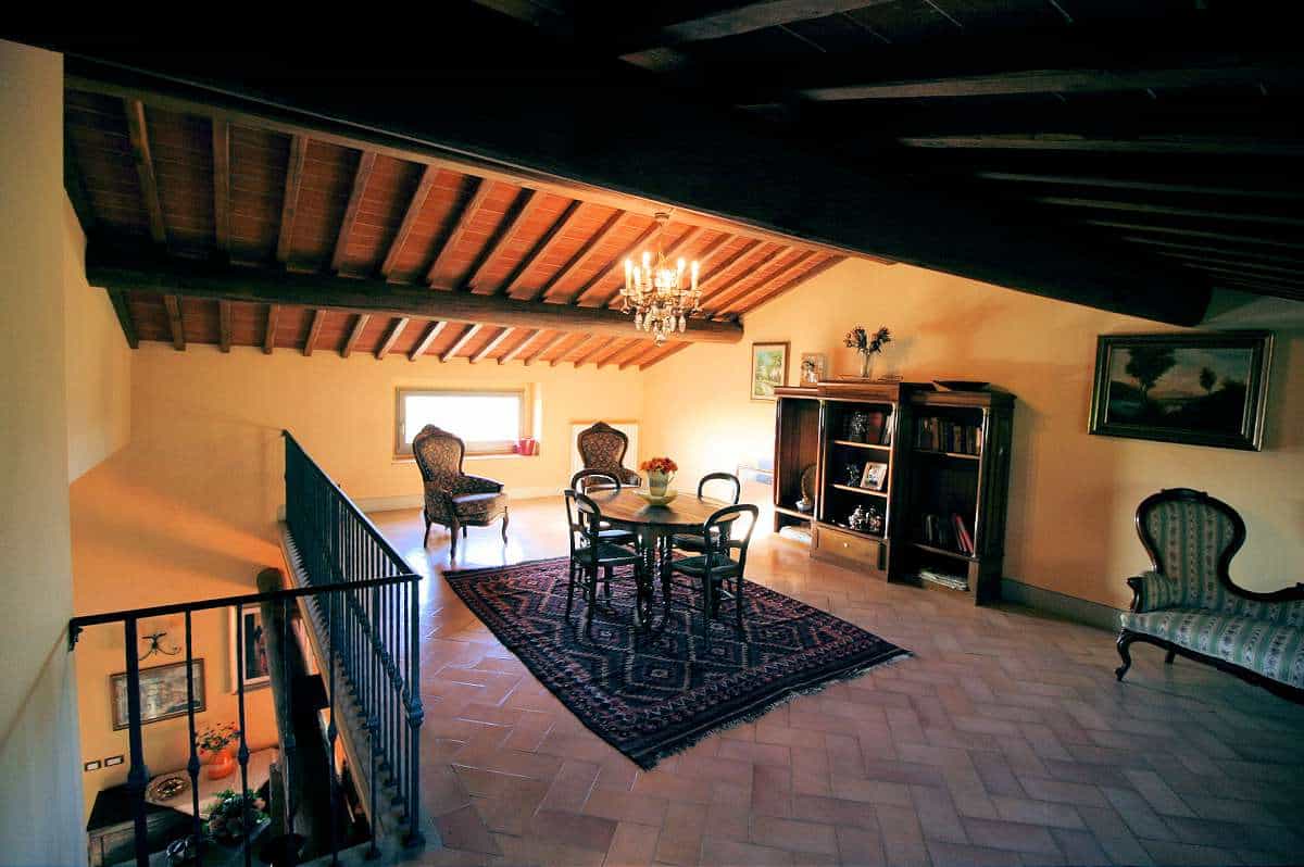 Rumah di Loro Ciuffenna, Toskana 10095207