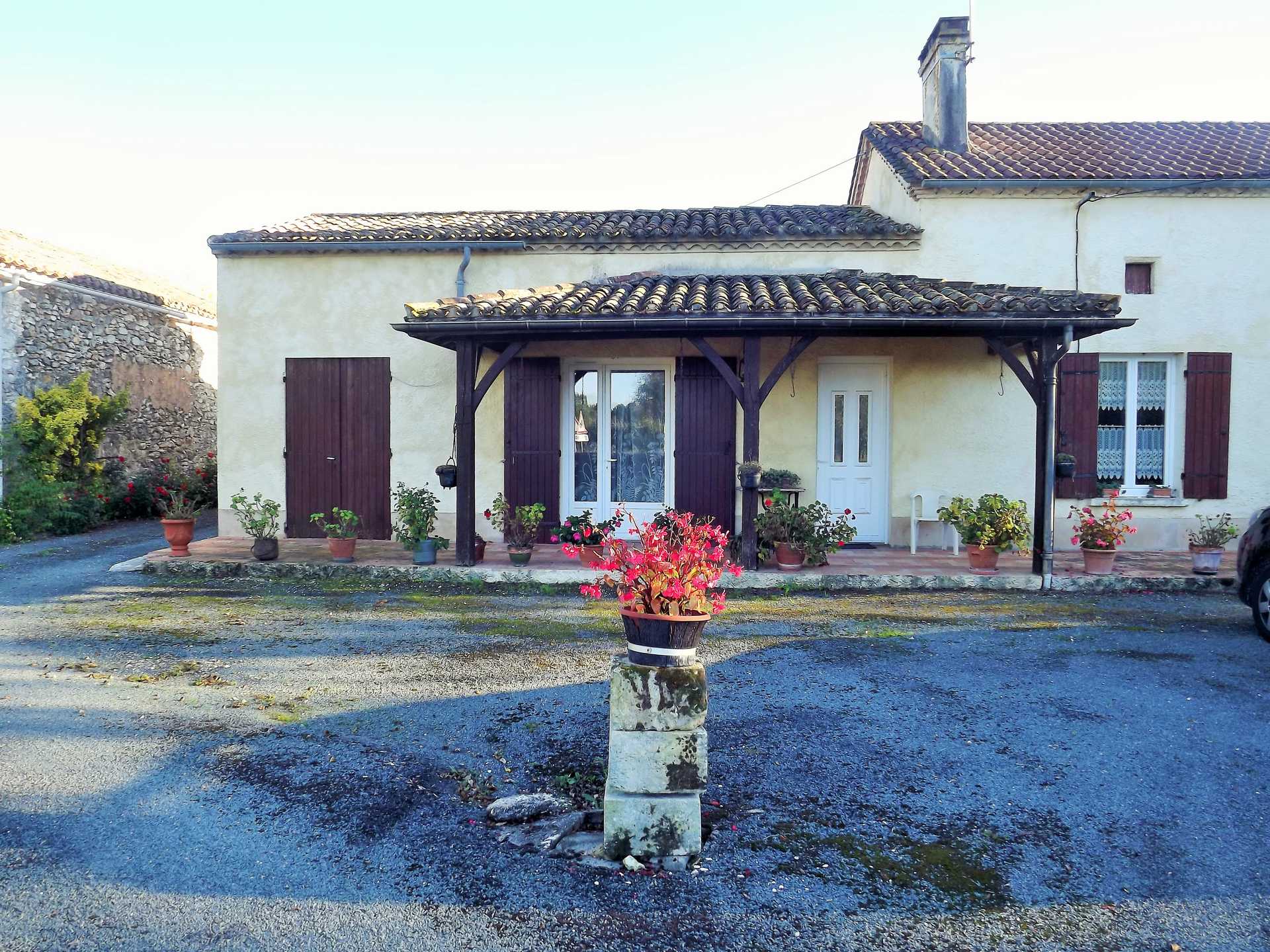 Будинок в Vergt De Biron, Nouvelle-Aquitaine 10095366