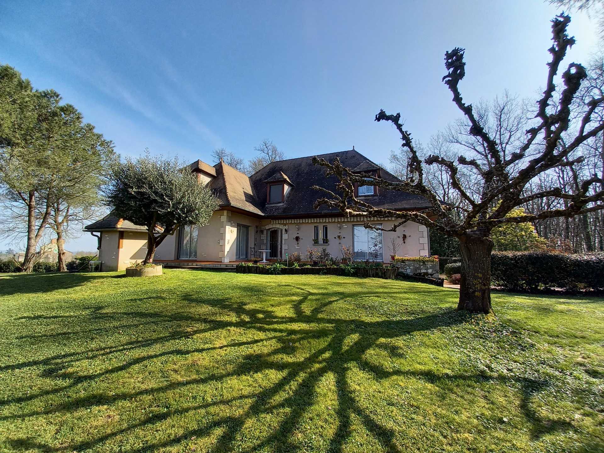House in Castillonnes, Nouvelle-Aquitaine 10095459