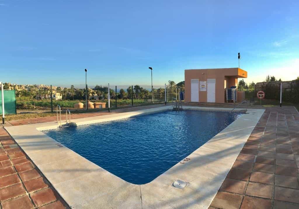 Condominium in Casares, Andalusia 10095528