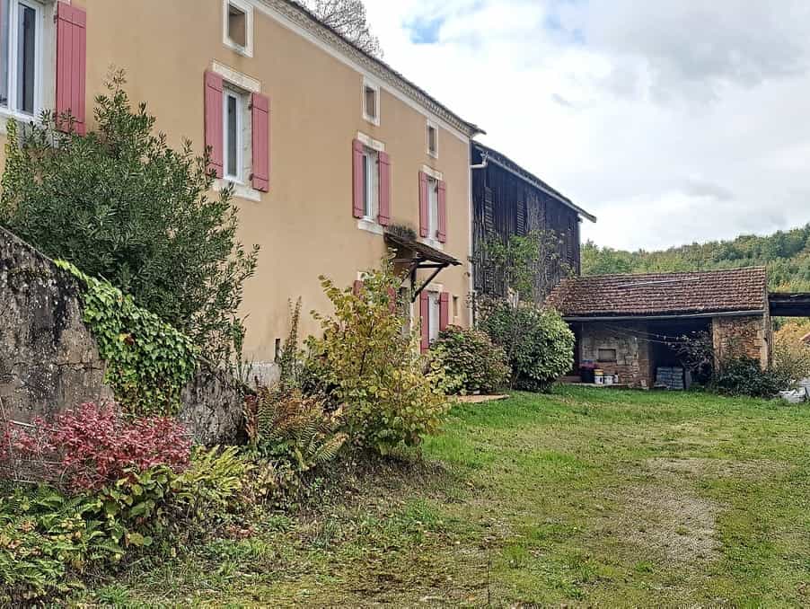 σπίτι σε Saint-Cernin-De-L-Herm, Nouvelle-Aquitaine 10095552