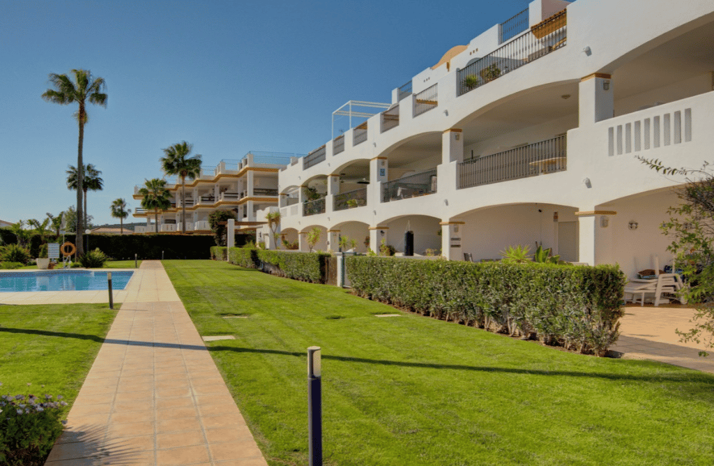 Condominium in Duquesa, Málaga 10095913