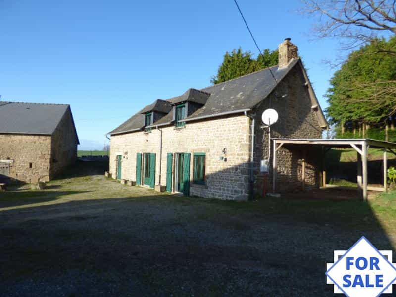 House in Mayenne, Pays-de-la-Loire 10096423