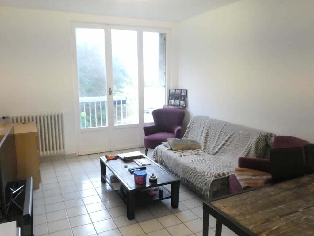 Condominium in Mortain, Normandie 10096430