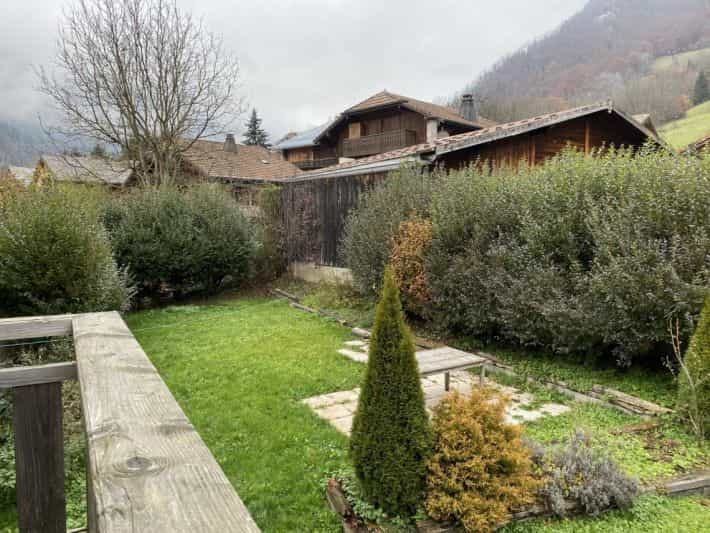 House in Le Biot, Rhone-Alpes 10096434