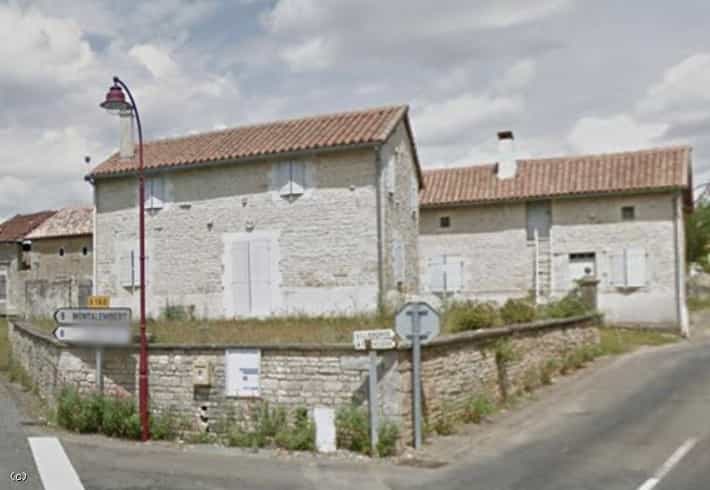 σπίτι σε Condac, Nouvelle-Aquitaine 10096507