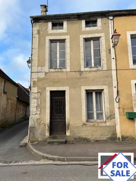 房子 在 Le Pin-la-Garenne, Basse-Normandie 10096511