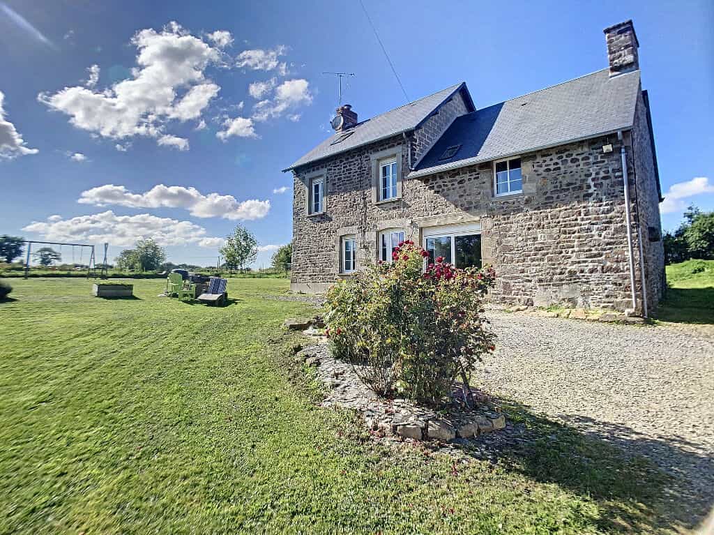 House in Saint-Aubin-des-Preaux, Basse-Normandie 10096547