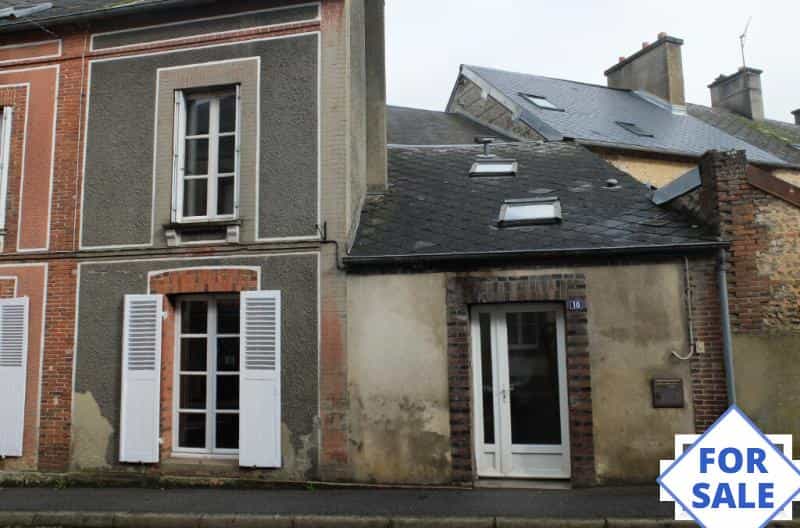 Hus i Moulins-la-Marche, Basse-Normandie 10096564