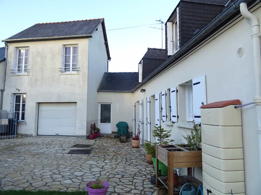 Rumah di Louvigne-du-Gurun, Bretagne 10096591