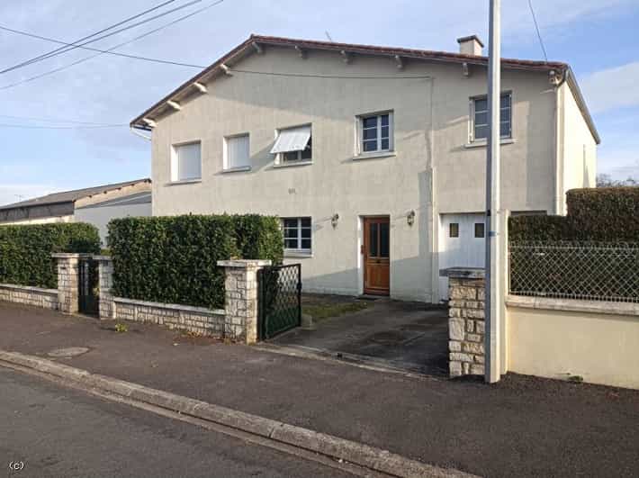loger dans Civray, Poitou-Charentes 10096681