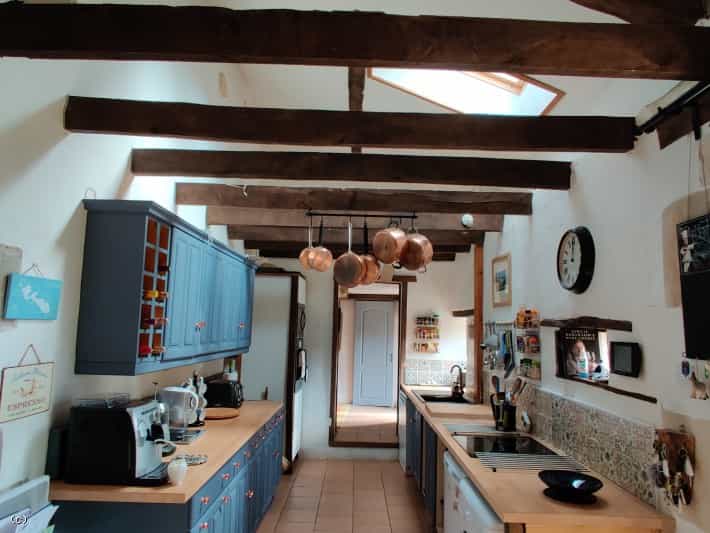 жилой дом в Saint-Romain, Poitou-Charentes 10096779