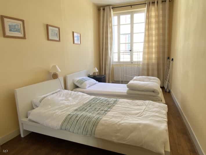 Condomínio no Verteuil-sur-Charente, Nouvelle-Aquitaine 10096830