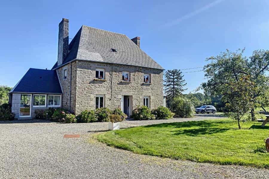 House in Jullouville-les-Pins, Normandie 10096973
