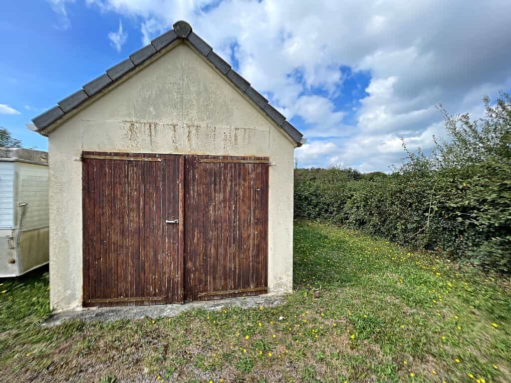 Dom w Saint-Jean-de-la-Riviere, Basse-Normandie 10097010