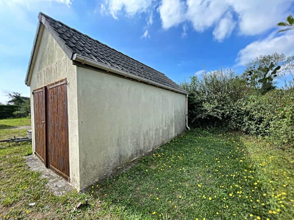 Dom w Saint-Jean-de-la-Riviere, Normandie 10097010